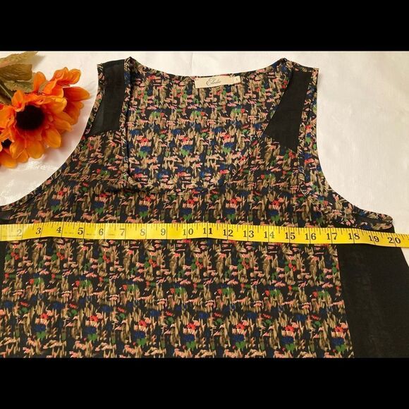 Elodie sleeveless sheer patterned top - Picture 5 of 5